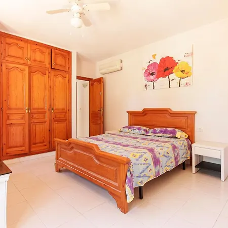 Charming 5-Bed Villa For 12 Persons In Moraira Vila
