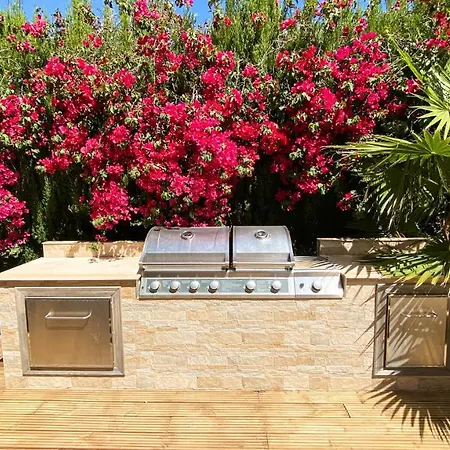 Charming 5-Bed Villa For 12 Persons In Moraira * Теулада