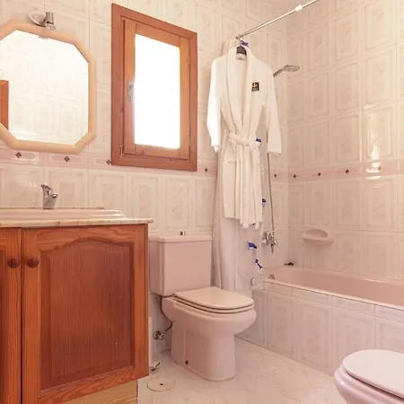 Charming 5-Bed Villa For 12 Persons In Moraira Вилла Теулада