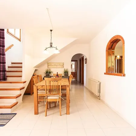 Charming 5-Bed Villa For 12 Persons In Moraira *